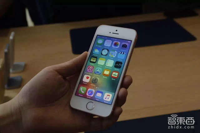 苹果iPhone SE发布现场真机美图