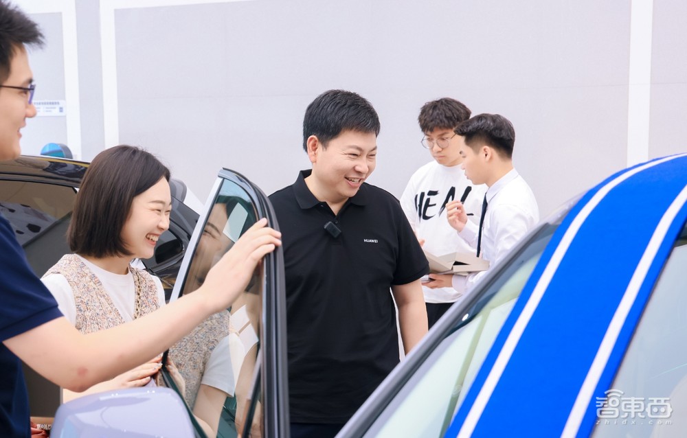 余承东履新后首次登台,华为Pura70“重新发布”,十七款重磅新品炸场