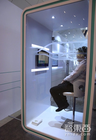 登上大雅之堂 盘点达沃斯论坛上的八大机器人