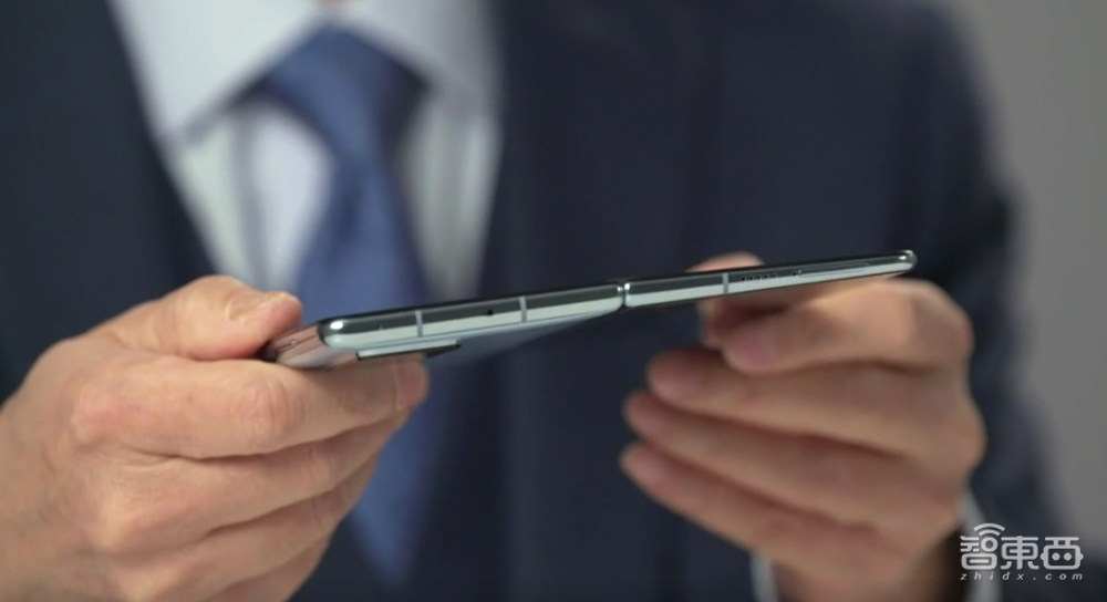 折叠屏手机中的“茅台”,华为Mate X2来了,1万8起售,真能无缝折