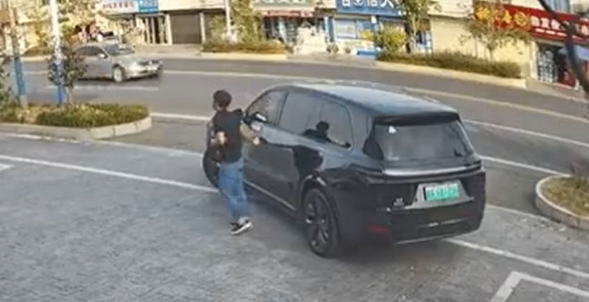 理想 L9 自动泊车失败?驶入路中央,产品负责人回应
