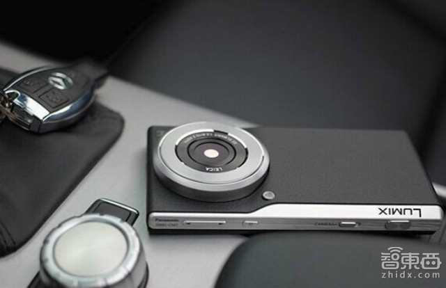 CES上的松下:手机和虚拟镜子以及透明信息屏