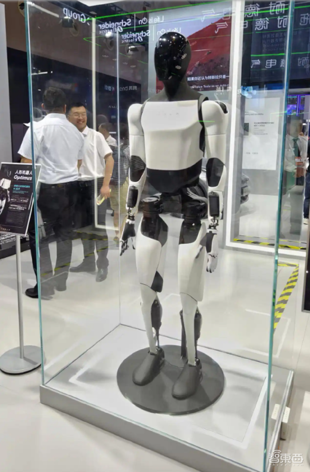 人形机器人混战,AI大模型狂卷,上海WAIC最吸睛黑科技一文看尽