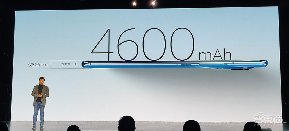 全球首发骁龙888,2K 120Hz四曲面屏,小米11哪里是“轻装上阵”!