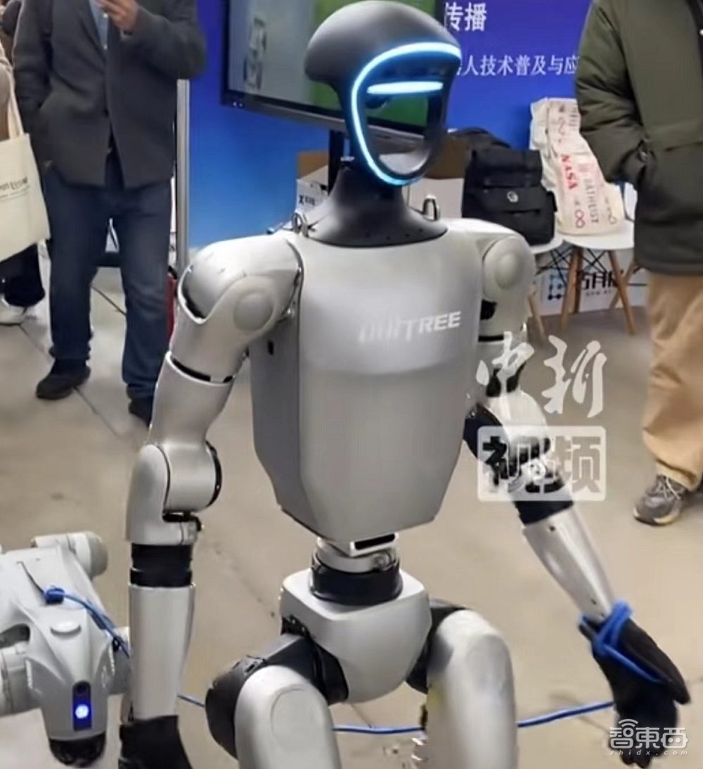全球开发者先锋大会上海开幕!特斯拉宇树抱抱脸魔搭都来了,超10款机器人同场斗法