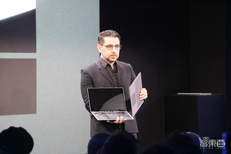 微软双屏手机和PC登场！连甩七款Surface硬件，首用安卓系统