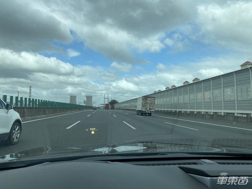 实测凯迪拉克超级巡航!上高速后可松手,司机看路就能走