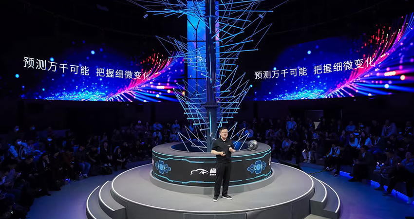 商汤绝影AI DAY放出智舱智驾王炸！无图NOA明年落地，支持英伟达地平线多个平台