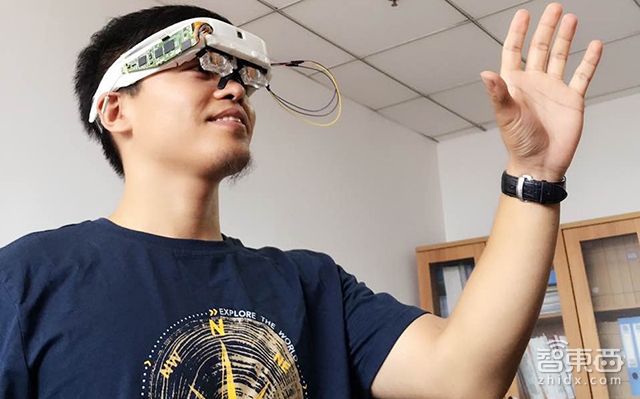 从小米离职创业 8个月量产AR眼镜 他如何做到?