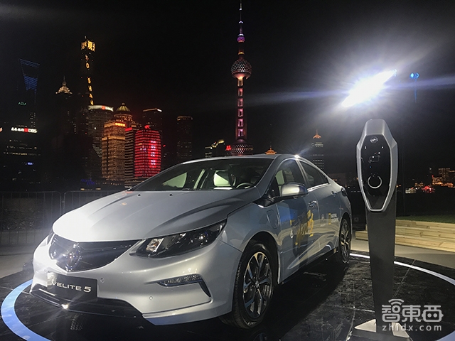 百公里油耗仅0.9L 首款合资国产增程混动车别克VELITE 5上市