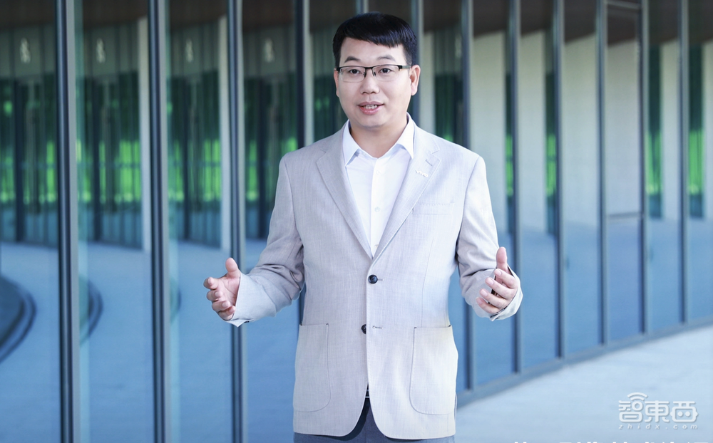 vivo秀自研芯片V1+,亮十余项自研软件技术,30项专利调教天玑9000