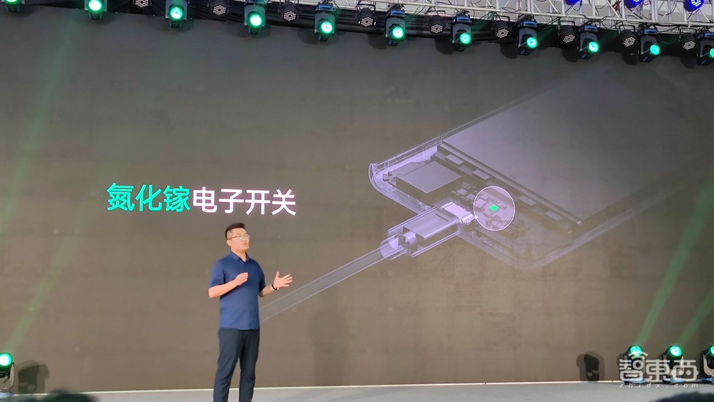 OPPO甩七项快充黑科技,电池寿命提升300%!闪充用户已近2亿