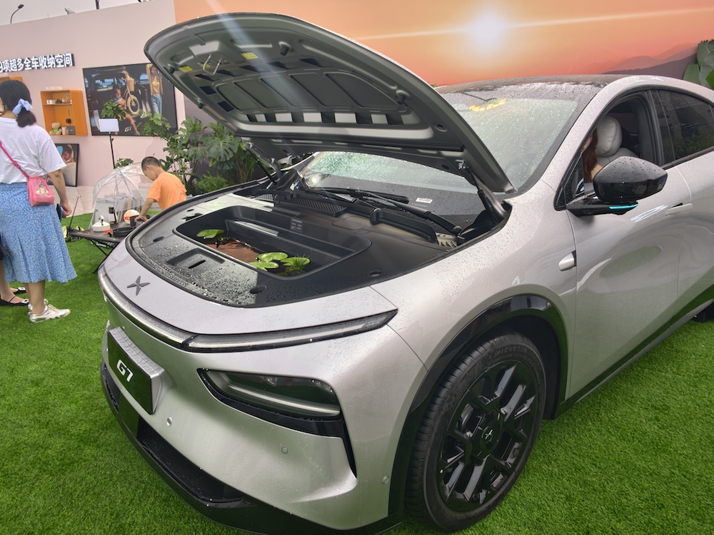 拼了!比特斯拉便宜6.8万开卖,小鹏G7二战Model Y
