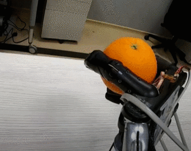 “智能泡沫”成机器人皮肤新材料！能感知你的手，坏了还能自我修复