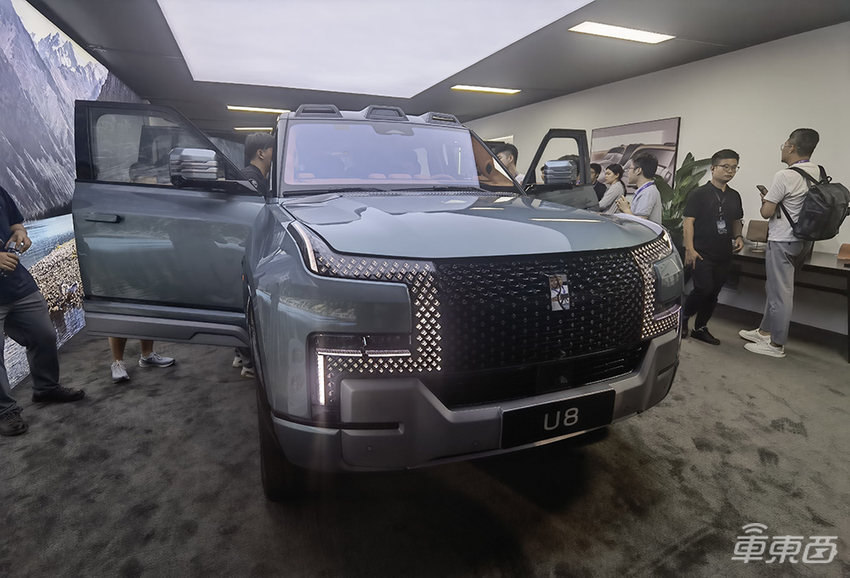 109.8万!比亚迪捅破国产车天花板