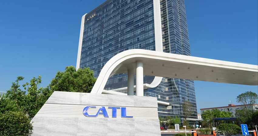 刚刚！宁德时代递表港交所，去年营收下滑，募资365亿瞄准海外