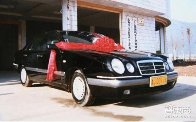 李书福20年发家史:从造车黑户到吉利帝国