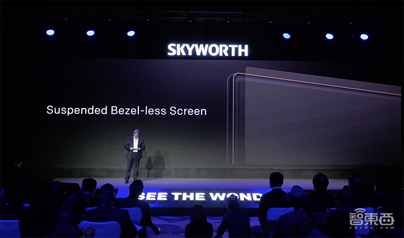 创维推大屏OLED和8K液晶电视:OLED屏薄如半个iPhone 11,8K机售价将近四万!