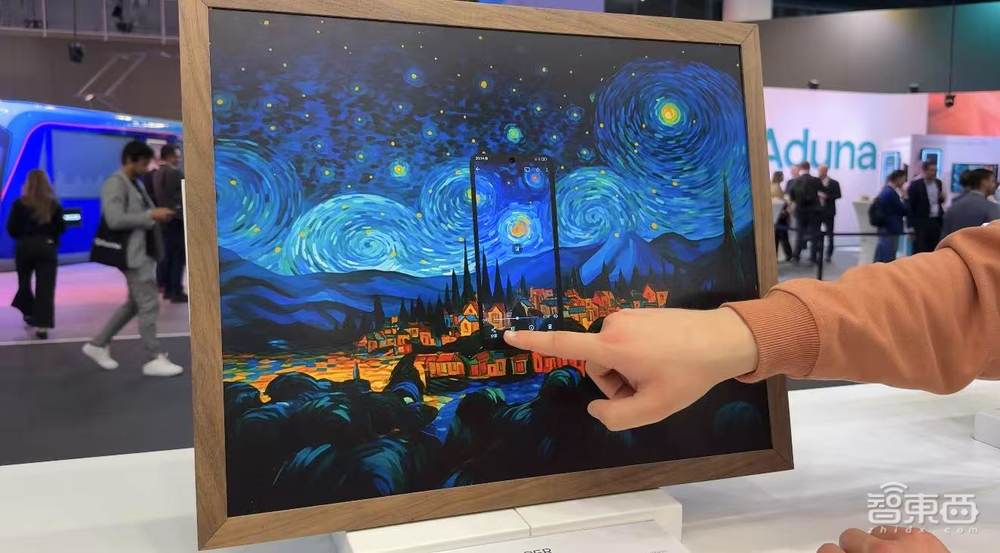 AI爆火MWC!AI OS席卷手机PC,国王点赞荣耀华为,中国企业霸场