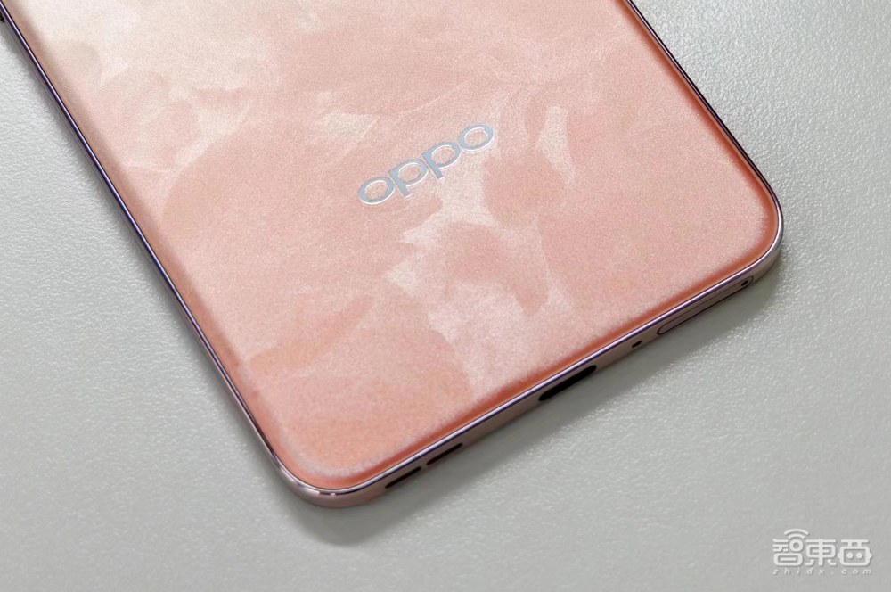 OPPO按下AI手机大众化加速键，Reno12成甜品级AI手机黑马