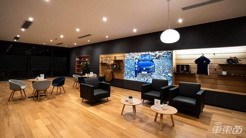 传统车企4S店智能化升级怎么搞？大众进口率先拿出成果