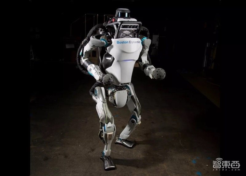 波士顿动力首款商用机器狗即将开卖，可提供私人定制平台