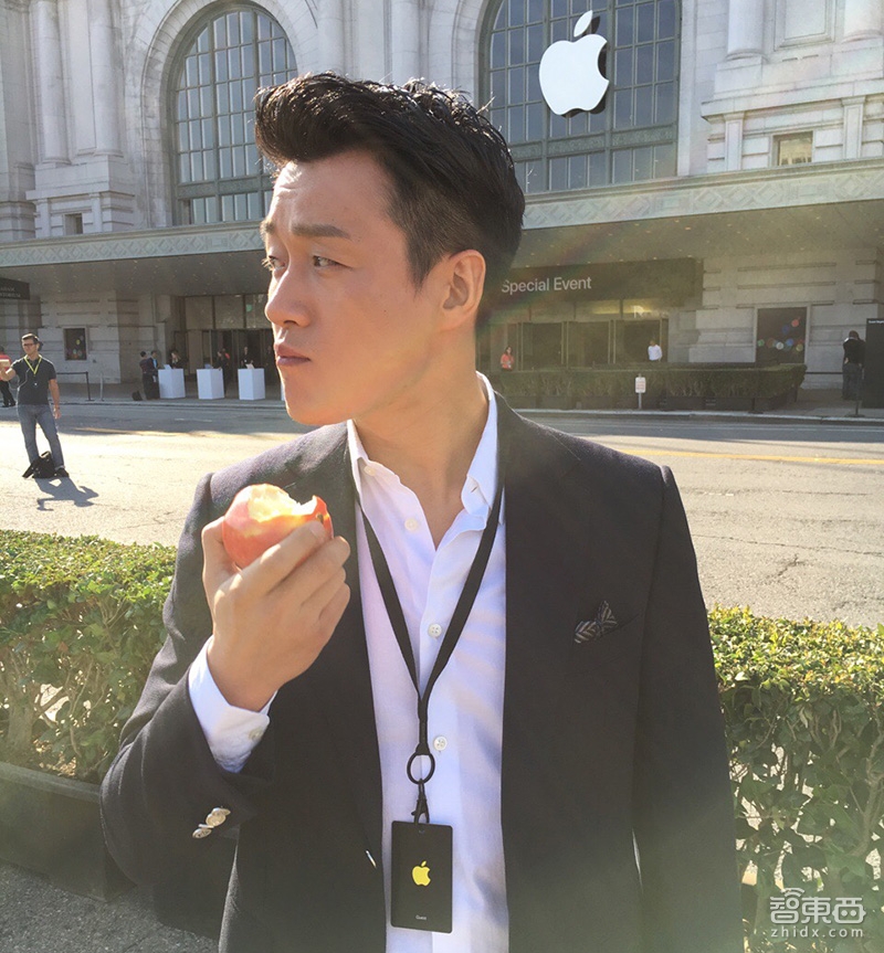 iPhone十年往事 最强八卦、黑话、笑梗在此!