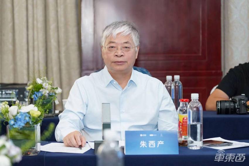 重塑增程未来:阿维塔携昆仑增程技术,在喀什共绘智能出行新蓝图