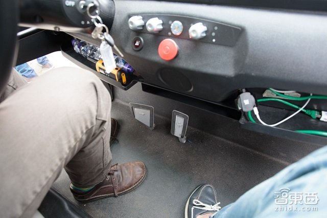 到英国格林威治看无人驾驶货车送食品 到底看到了什么?