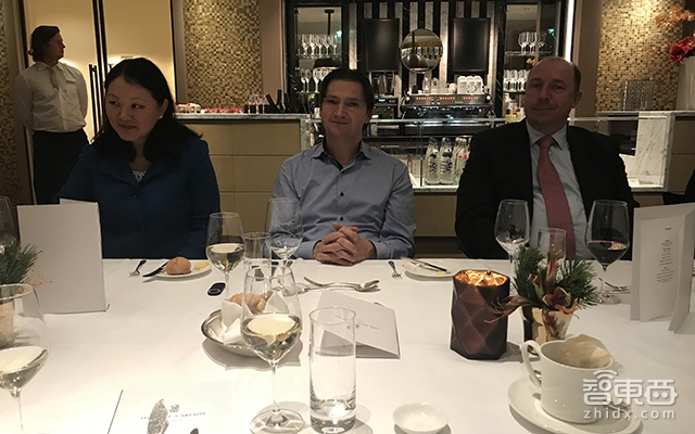 秒速造車(chē)！探訪大眾歐洲工廠，已被機(jī)器人占領(lǐng)