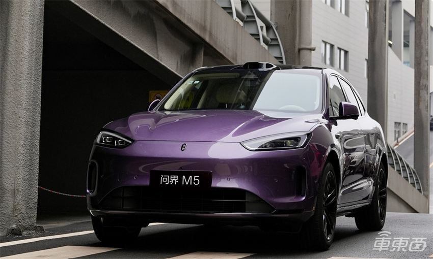 余承东出牌:智界牵手刘亦菲!一口气甩四款车,打满20~50万市场