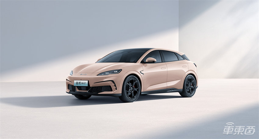 比亚迪平价小钢炮来了!海豹06 GT零百加速仅需4.9s,全系标配超百项配置