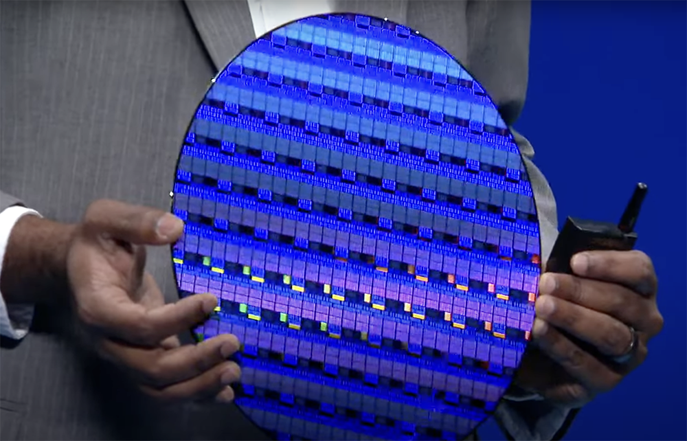 重磅:英特尔揭秘1.4nm细节!晒神秘AI芯片