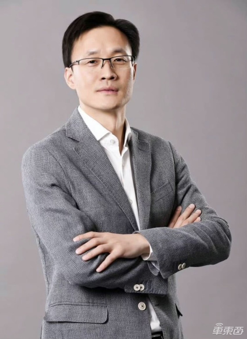 周鸿祎支持的哪吒汽车，冲着“蔚小理”冲过来了