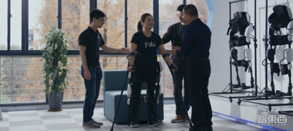 他用机器人，圆了残奥会冠军的“行走梦”