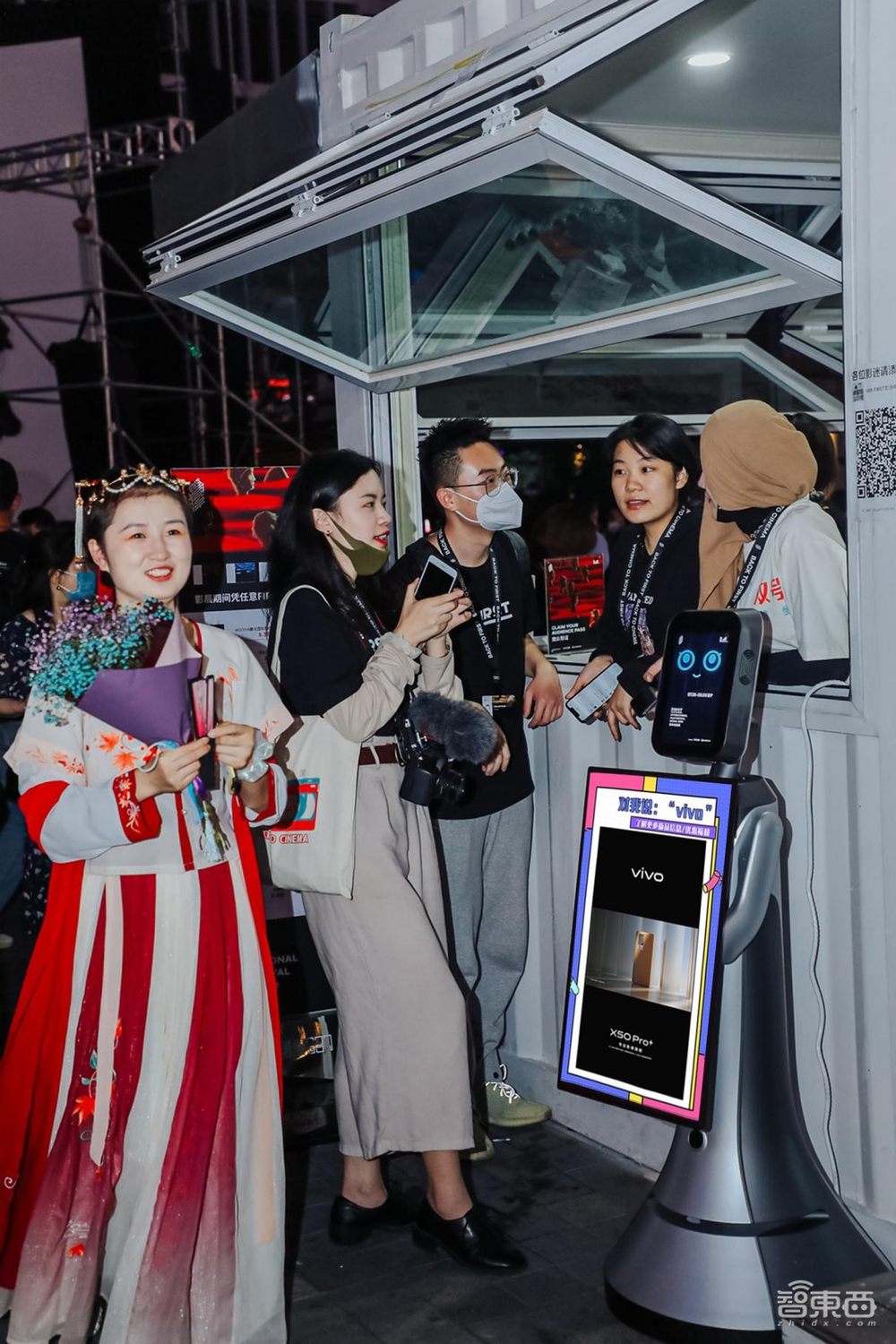 First影展落幕,机器人志愿者成2020会展新标配