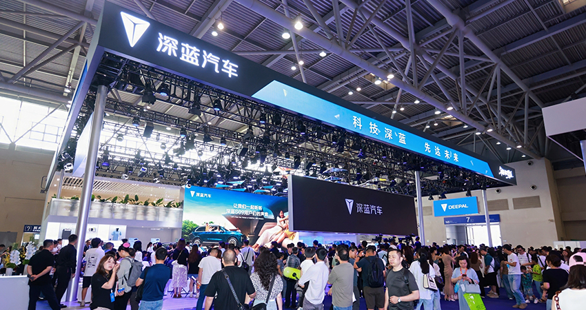 重庆新势力换帅！传前荣耀高管接任深蓝汽车CEO，长安两周内7位高管换防