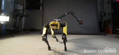 波士頓動(dòng)力再發(fā)大招 SpotMini不但學(xué)會(huì)了跳舞還有點(diǎn)性感