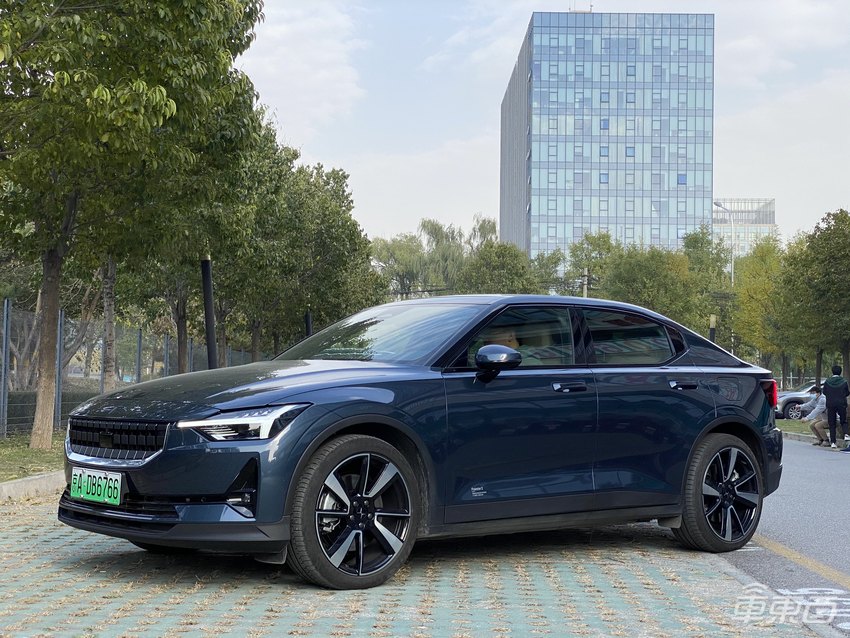 试驾极星Polestar 2：是电动轿跑也是艺术品 