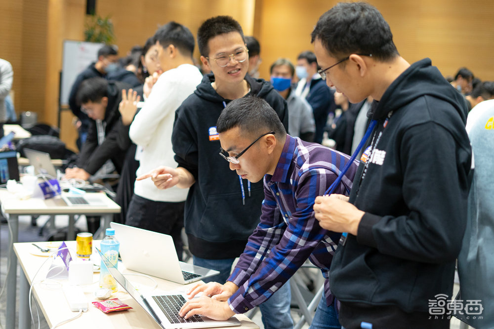 这个活动办了24季，李彦宏从不缺席