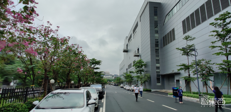 两年技术实现,6年年产280万片,柔宇如何在三星制霸的OLED领域换道超车?