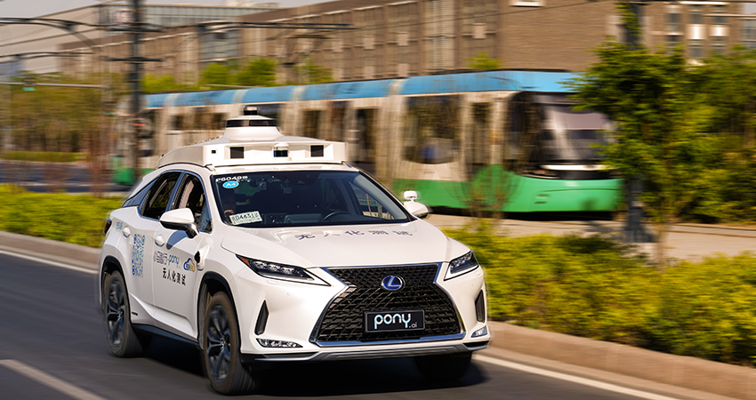 软硬一体化布局，小马智行拓宽自动驾驶商业化路径