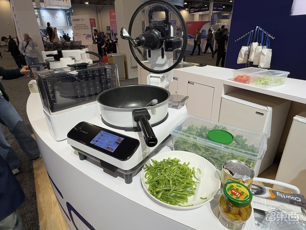 暴走4万步逛遍CES2025:十大方向最火,中企已上牌桌,万物皆可AI