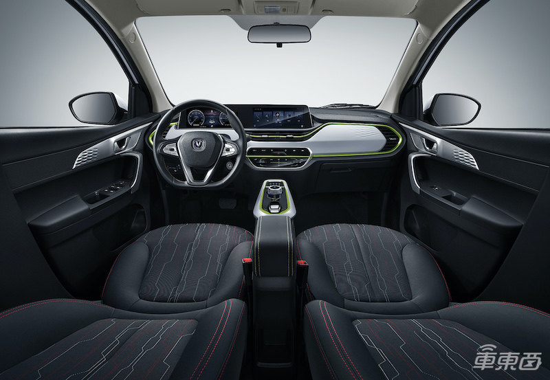 长安新能源再推奔奔系列纯电小车 续航300公里7万起售