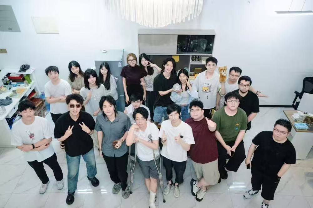 3位武大00后，融资数千万，要做智能体的“3D打印机”