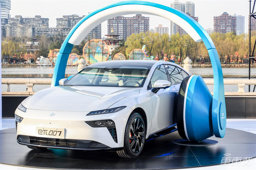 东风eπ007 15.96万元起售!全系标配L2,纯电版还有3万优惠