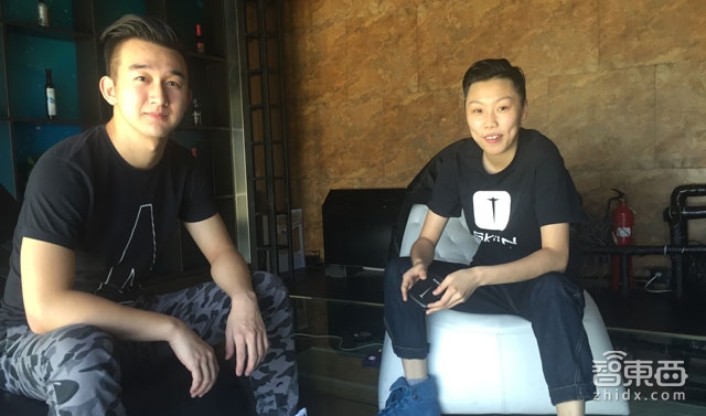 SKiiN智能滑雪设备很酷 但这个90后帅姑娘比产品更迷人