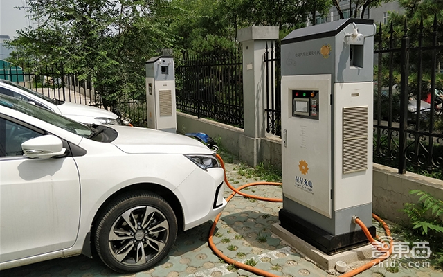 起底苦逼的充电桩行业:超43家入局,蒙眼狂奔3年!