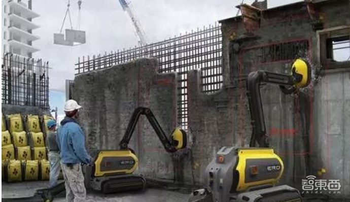 AI衣食住落地图鉴：灶台上炒菜、两天砌一栋房、还能看图织毛衣