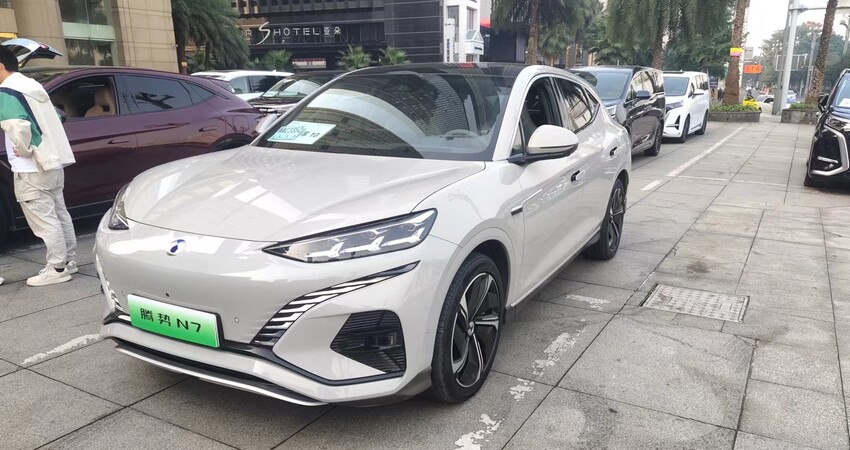 腾势N7高速NOA重庆实战：“老司机”带路游山城